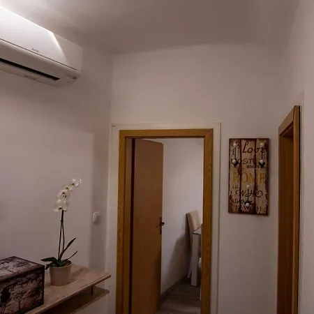 Lipa سبليت